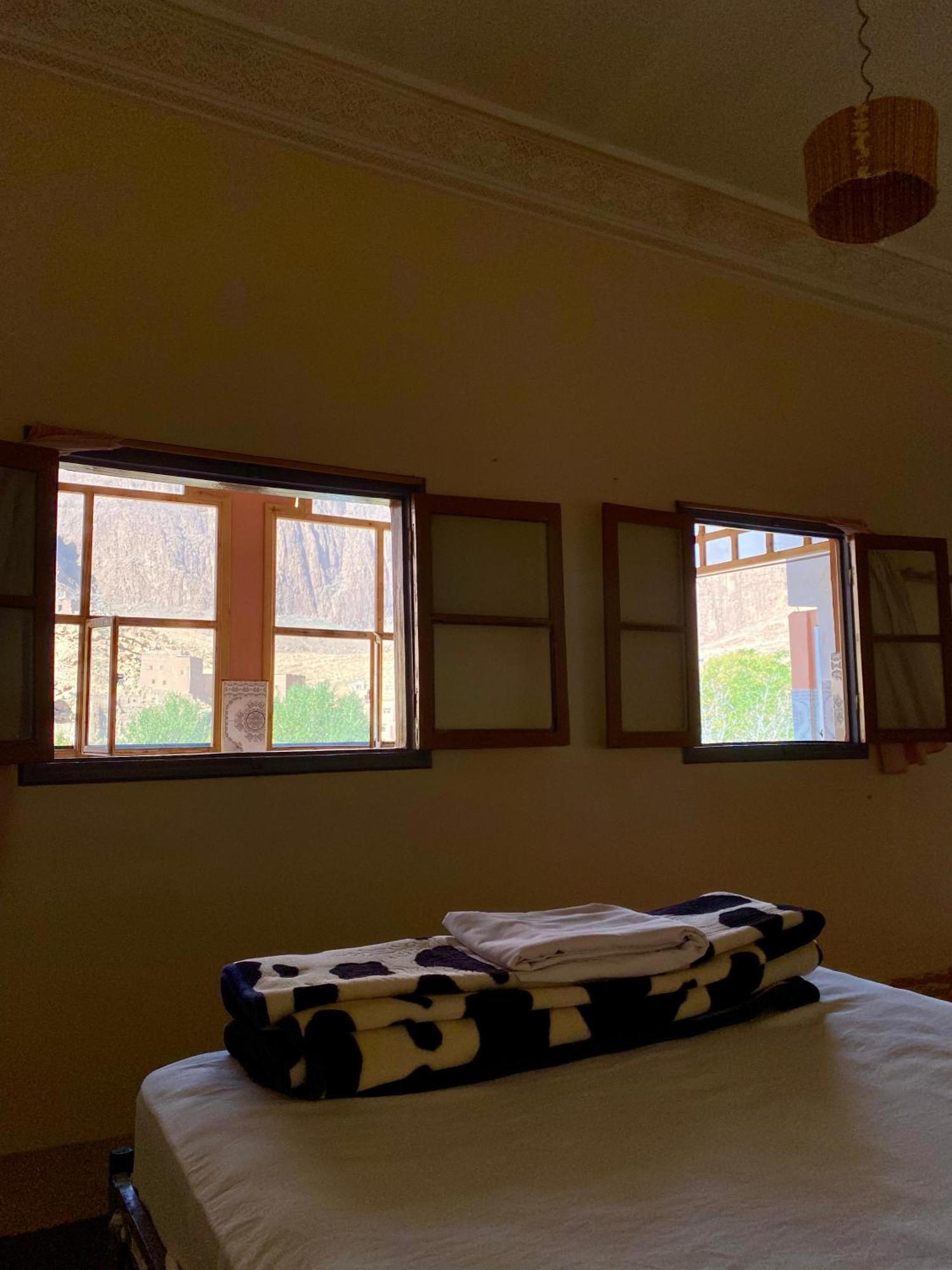 Dar Relax Hostel, Gorges De Todra 廷吉尔 外观 照片