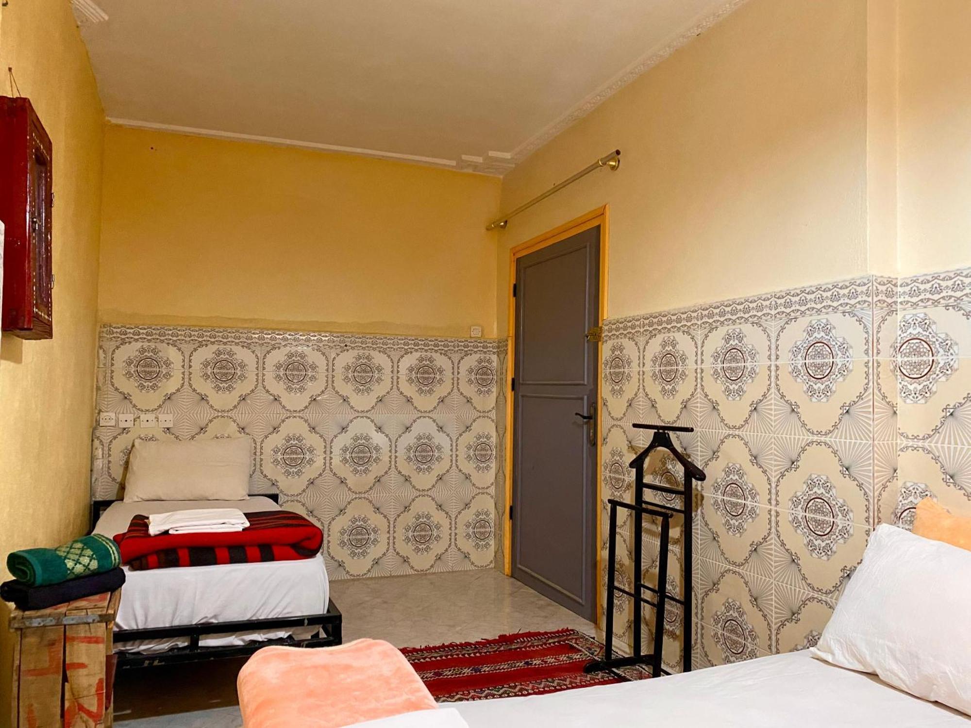 Dar Relax Hostel, Gorges De Todra 廷吉尔 外观 照片