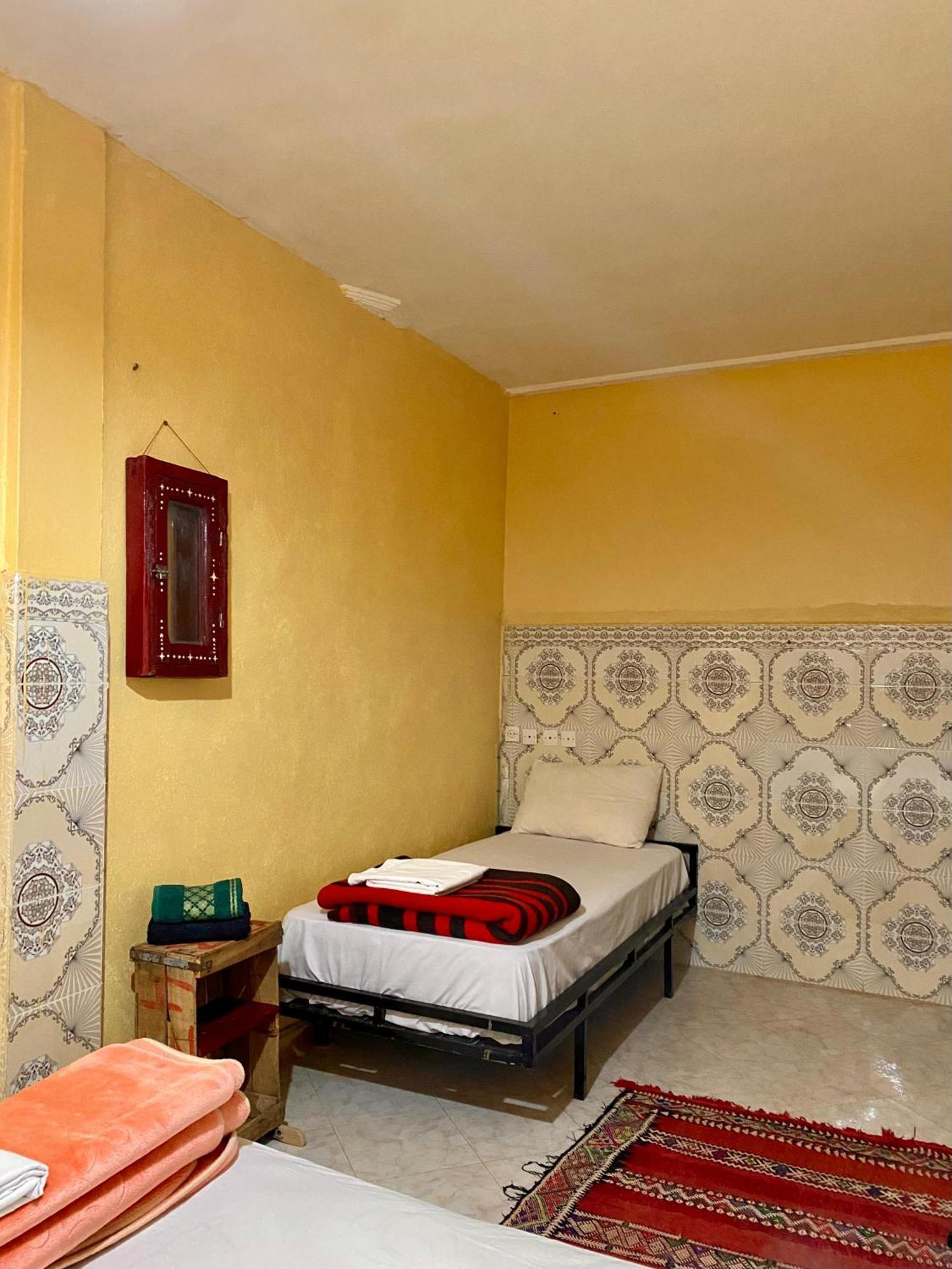Dar Relax Hostel, Gorges De Todra 廷吉尔 外观 照片