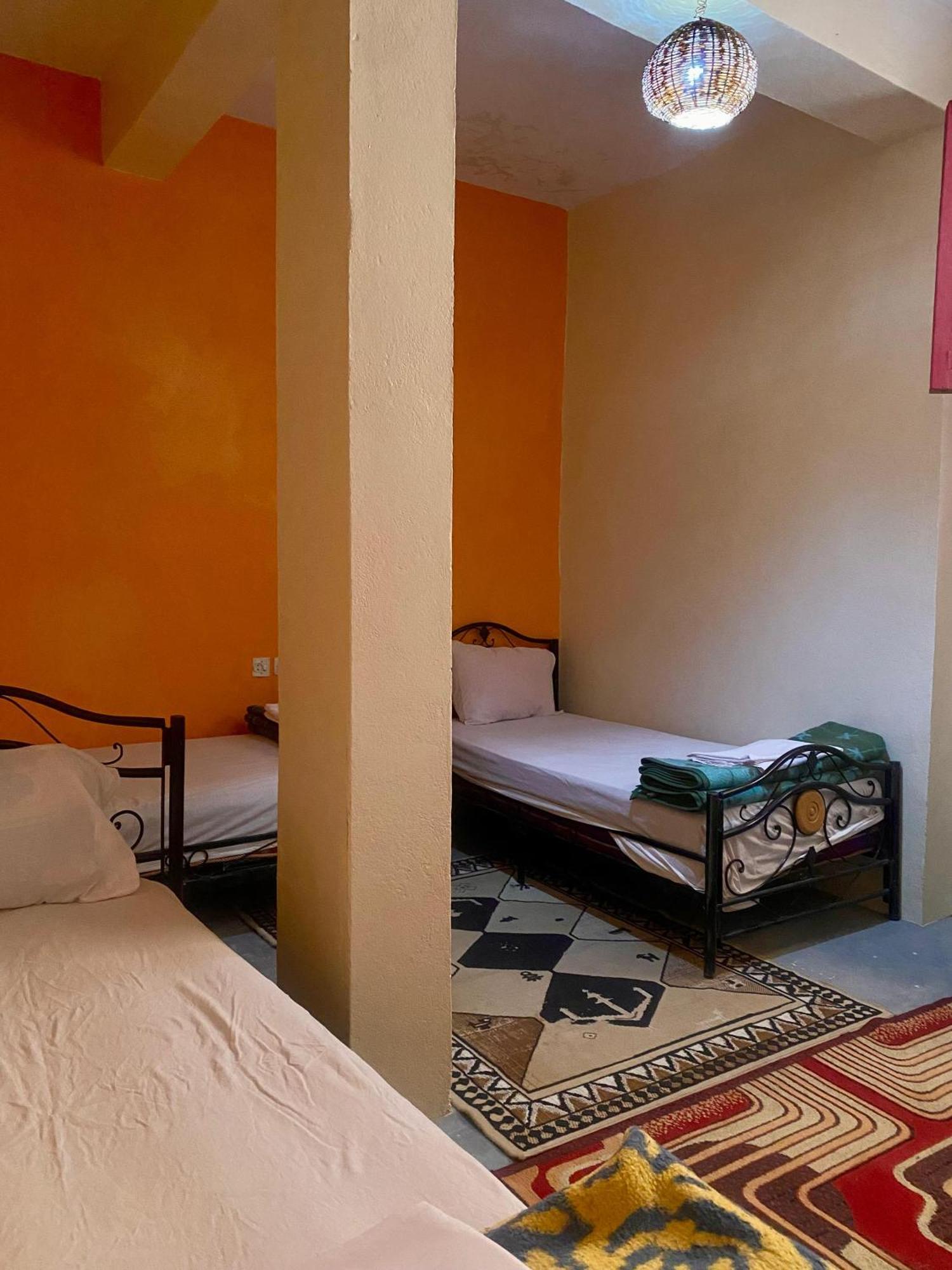 Dar Relax Hostel, Gorges De Todra 廷吉尔 外观 照片