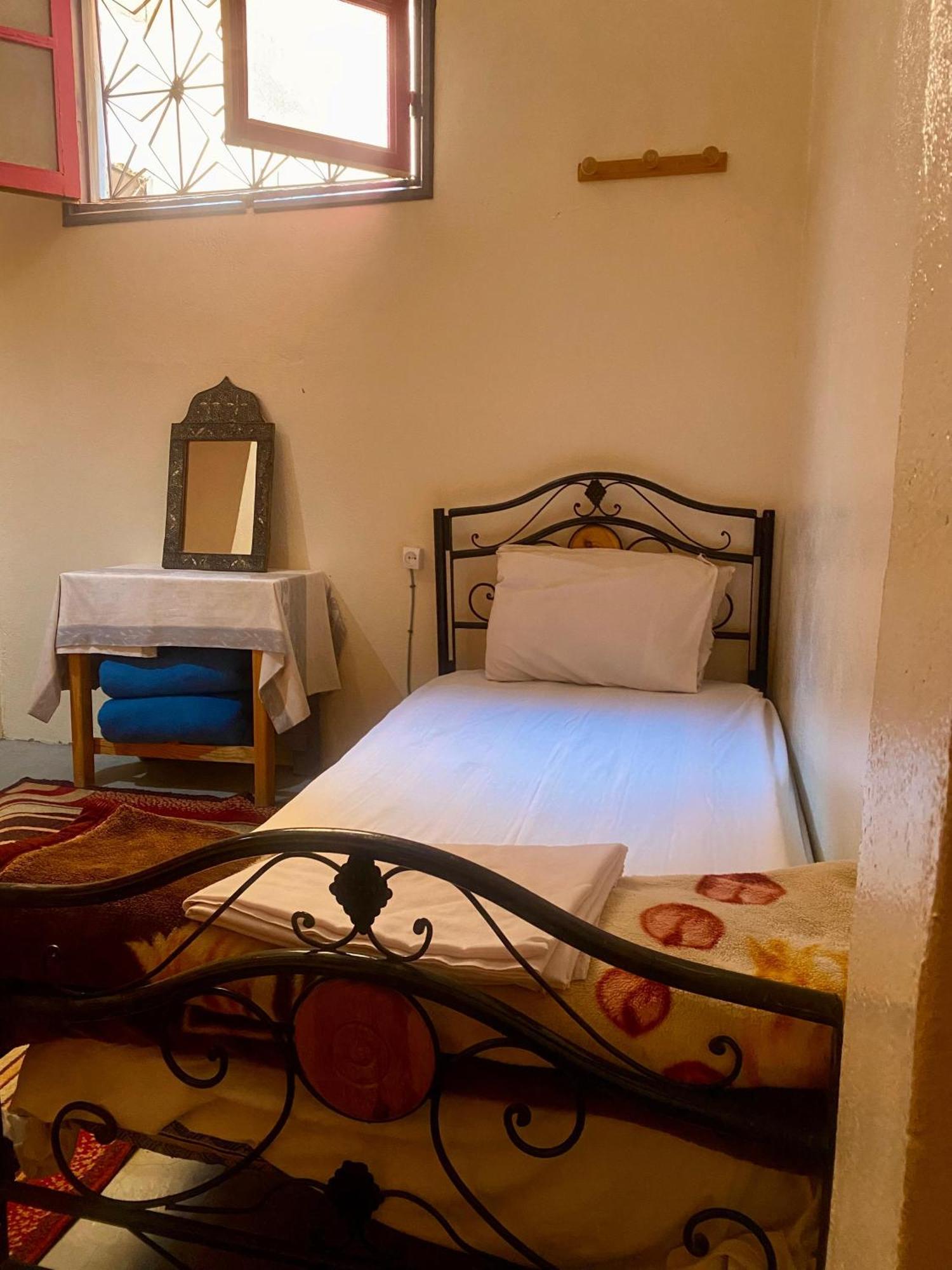 Dar Relax Hostel, Gorges De Todra 廷吉尔 外观 照片